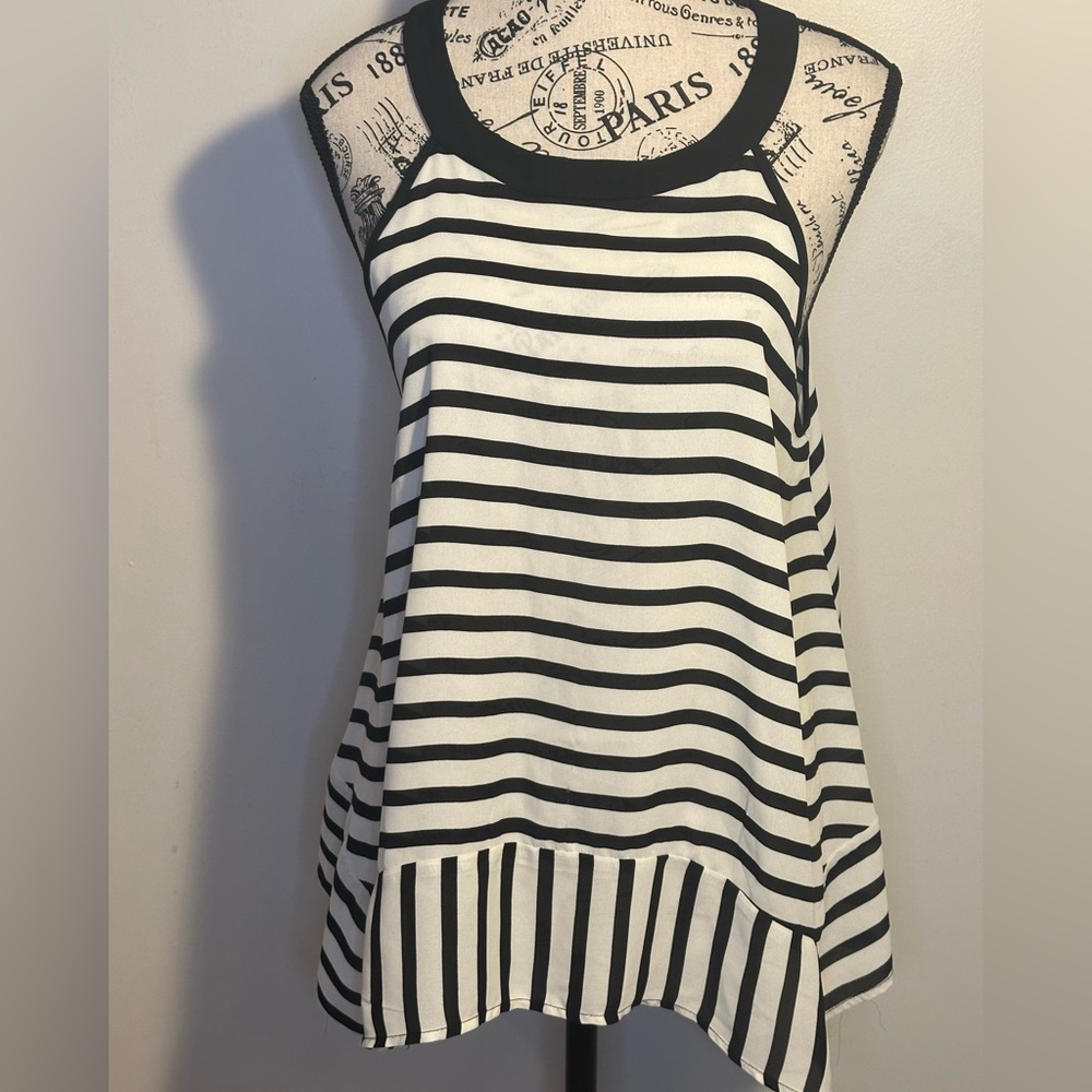 Monteau Asymmetrical Black and White Sleeveless Tank Top